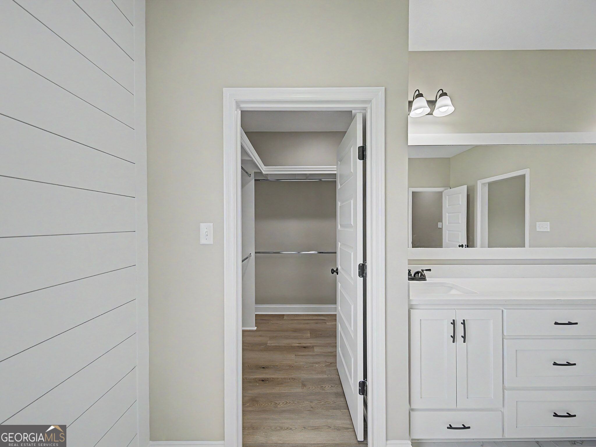 423 Indian Creek Circle Property Photo 4