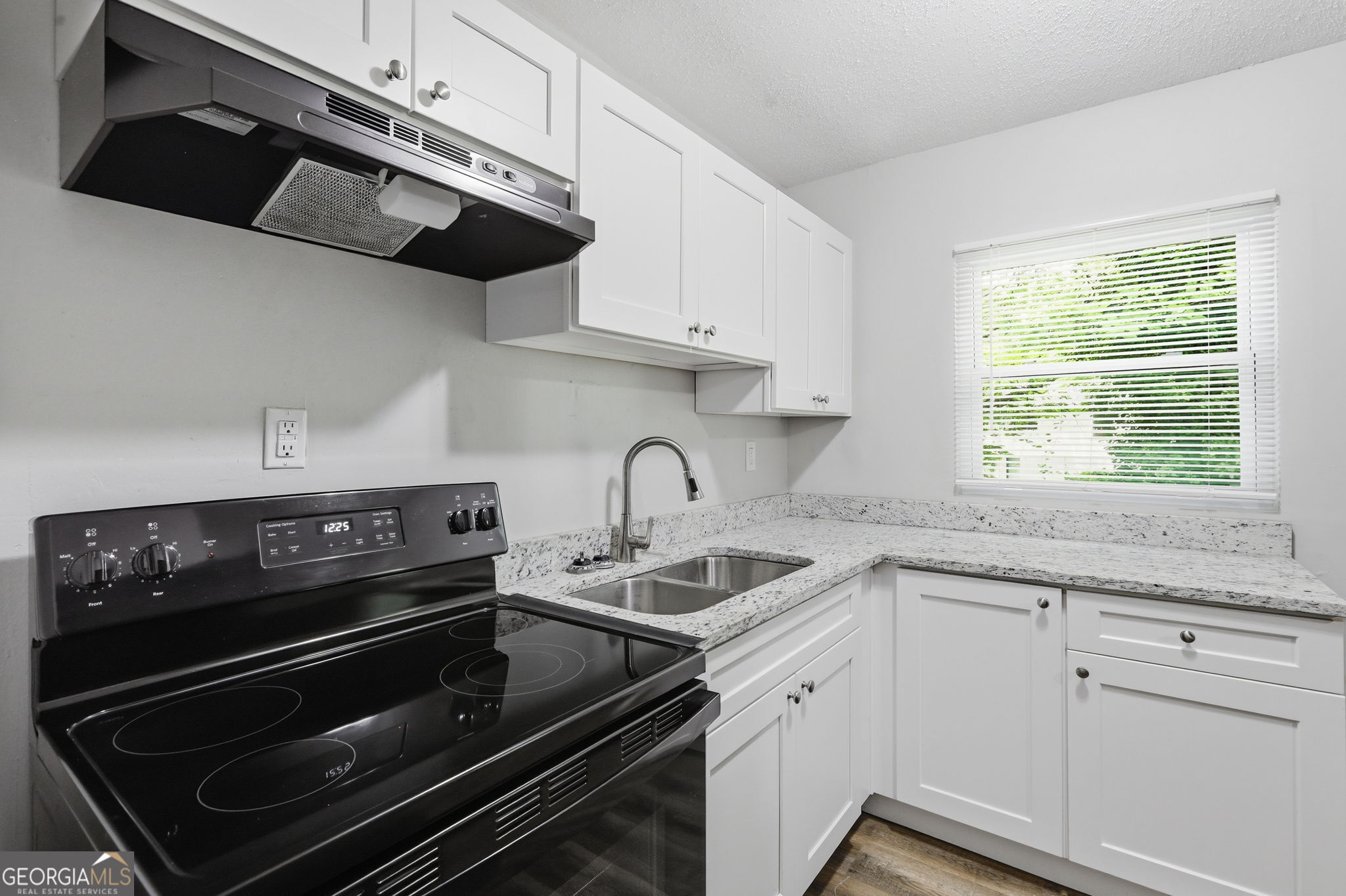 2197 Swallow Circle Se Property Photo 6