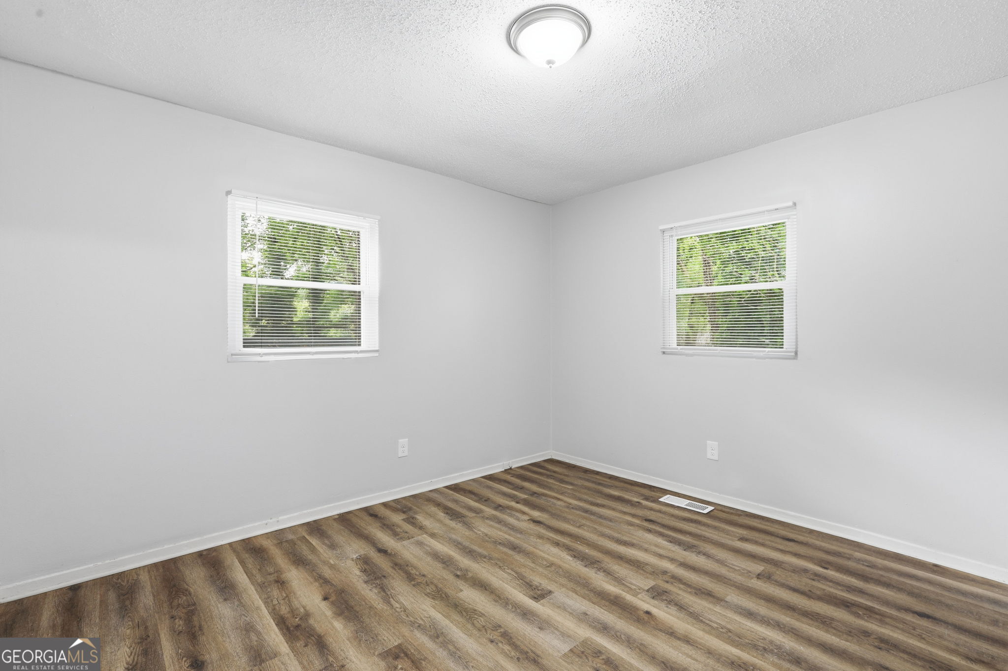 2197 Swallow Circle Se Property Photo 13
