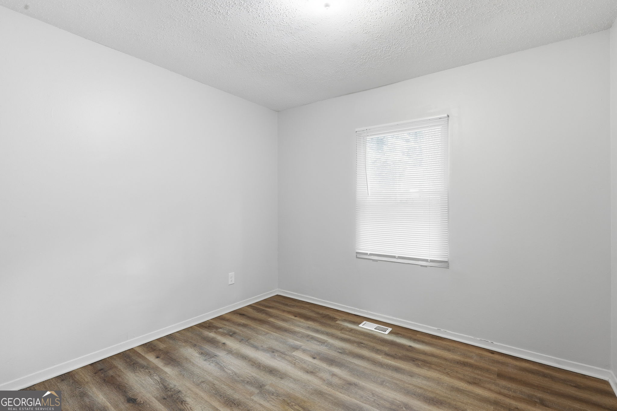 2197 Swallow Circle Se Property Photo 15