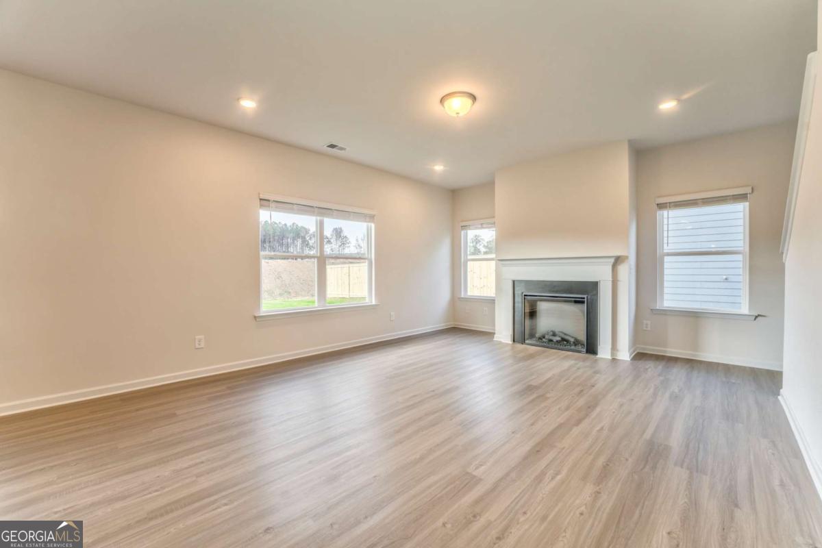 15 Bennett Way Property Photo 6