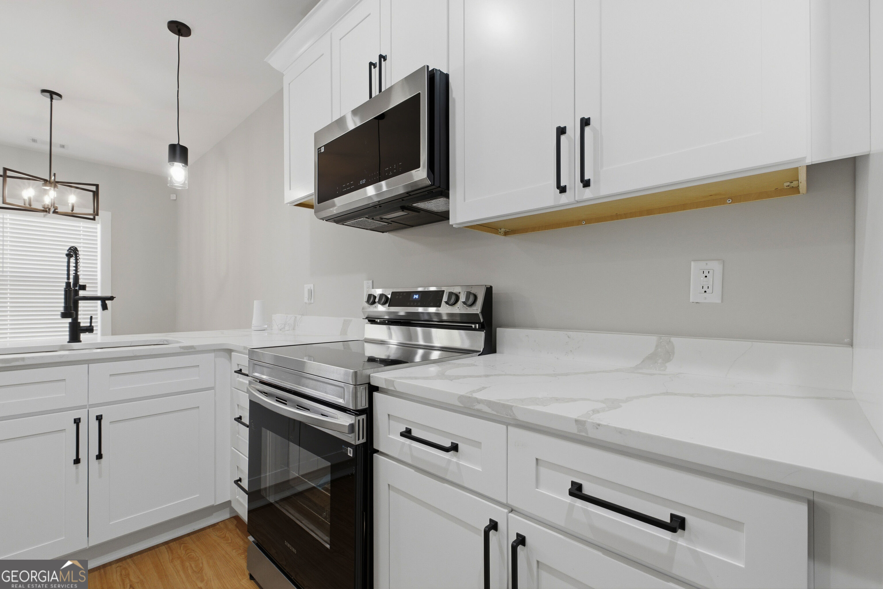 1015 Lyndon Avenue Property Photo 2