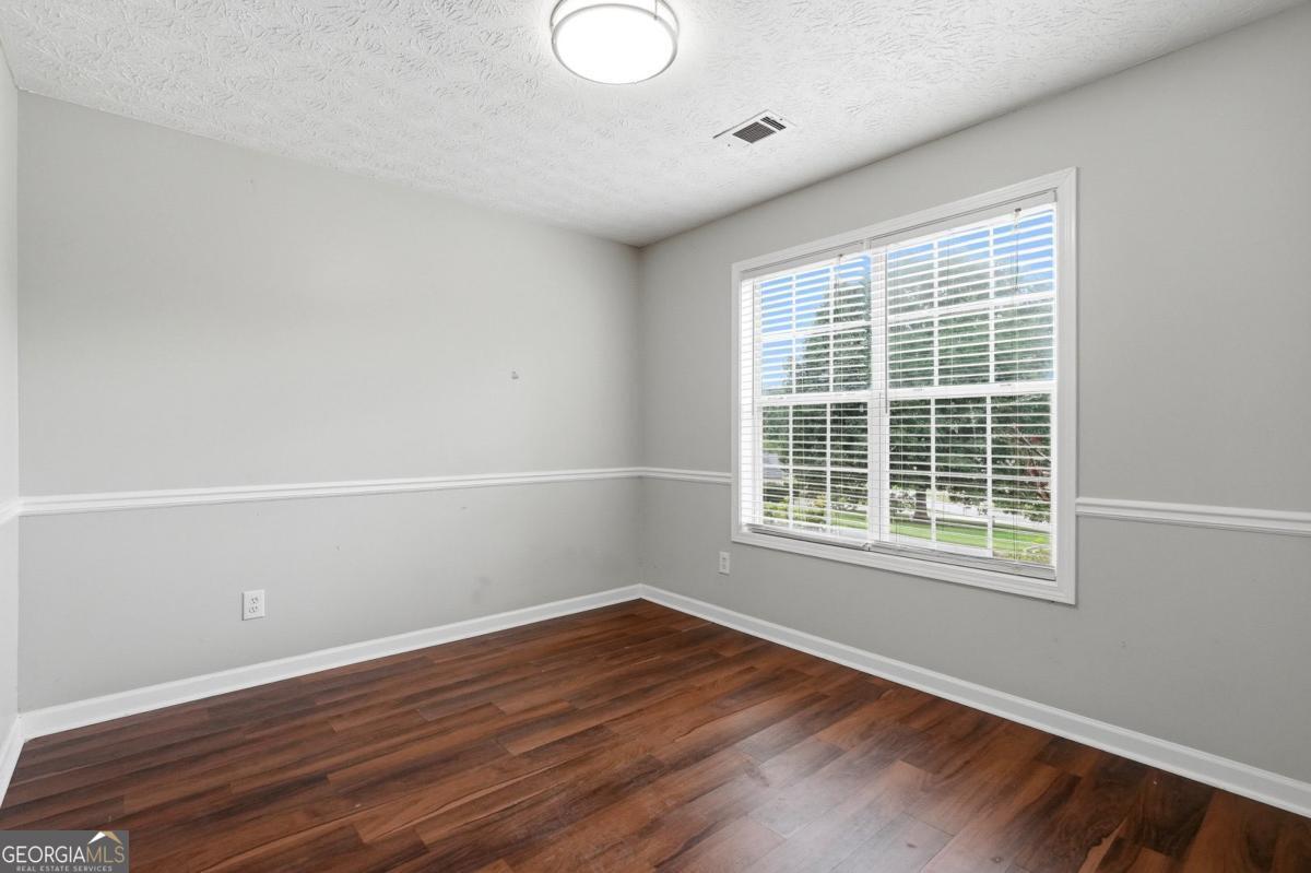 1105 Poplar Lane Property Photo 8