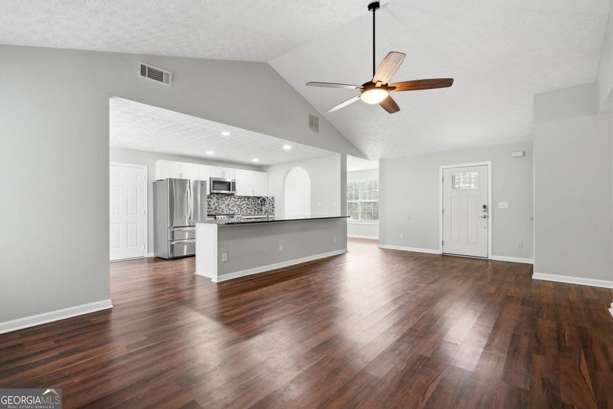 1105 Poplar Lane Property Photo 10