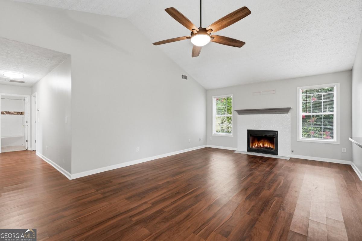 1105 Poplar Lane Property Photo 11