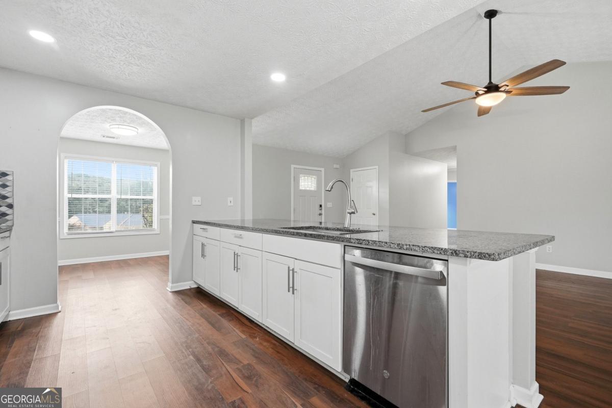 1105 Poplar Lane Property Photo 16