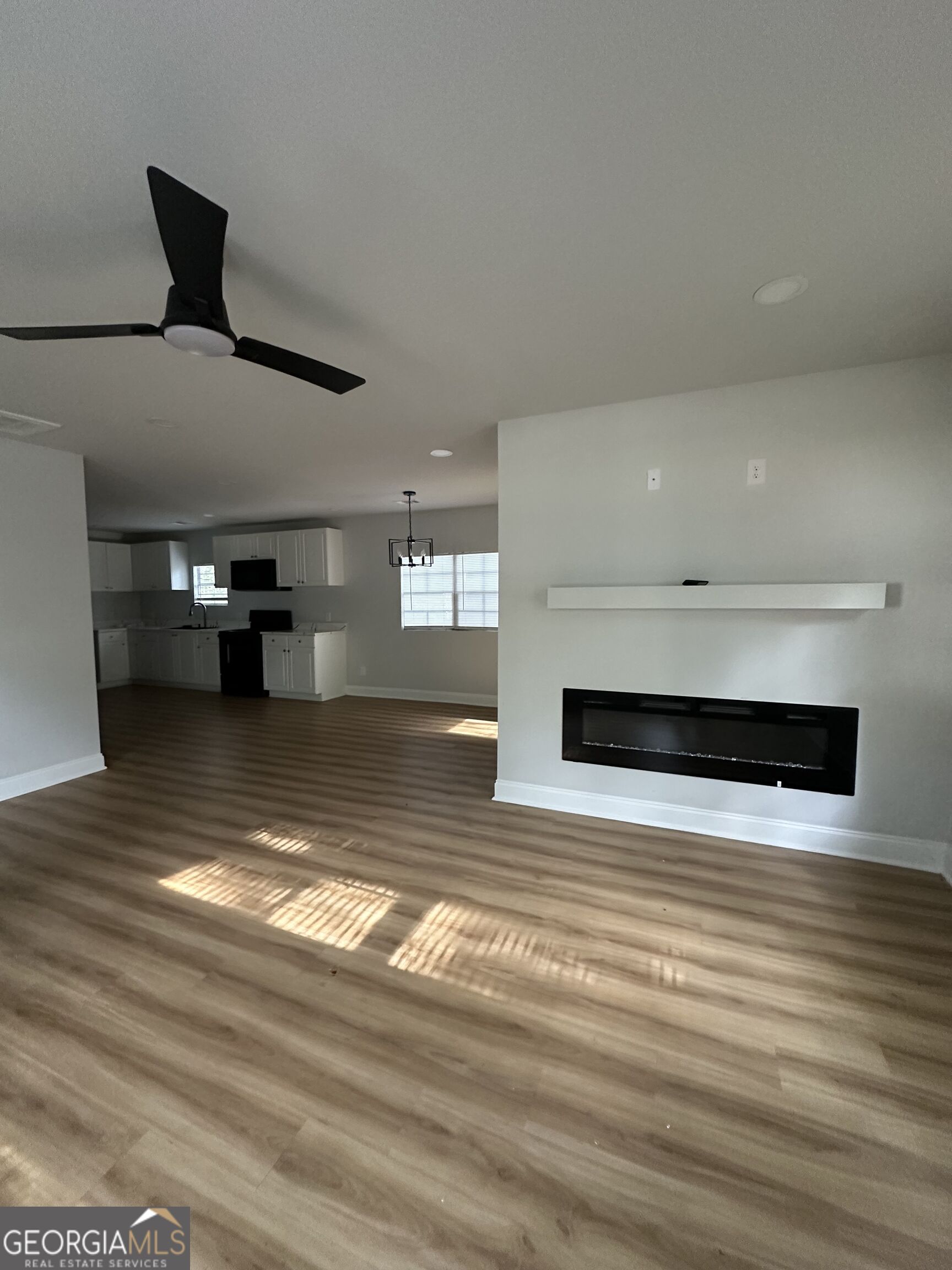 1345 Maple Street Property Photo 4