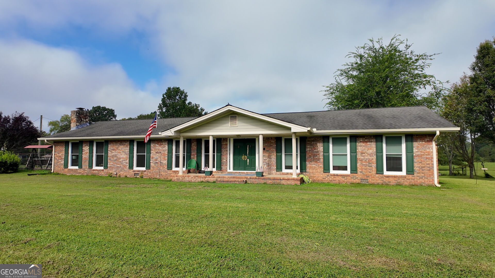 12621 Highway 142 Property Photo 1