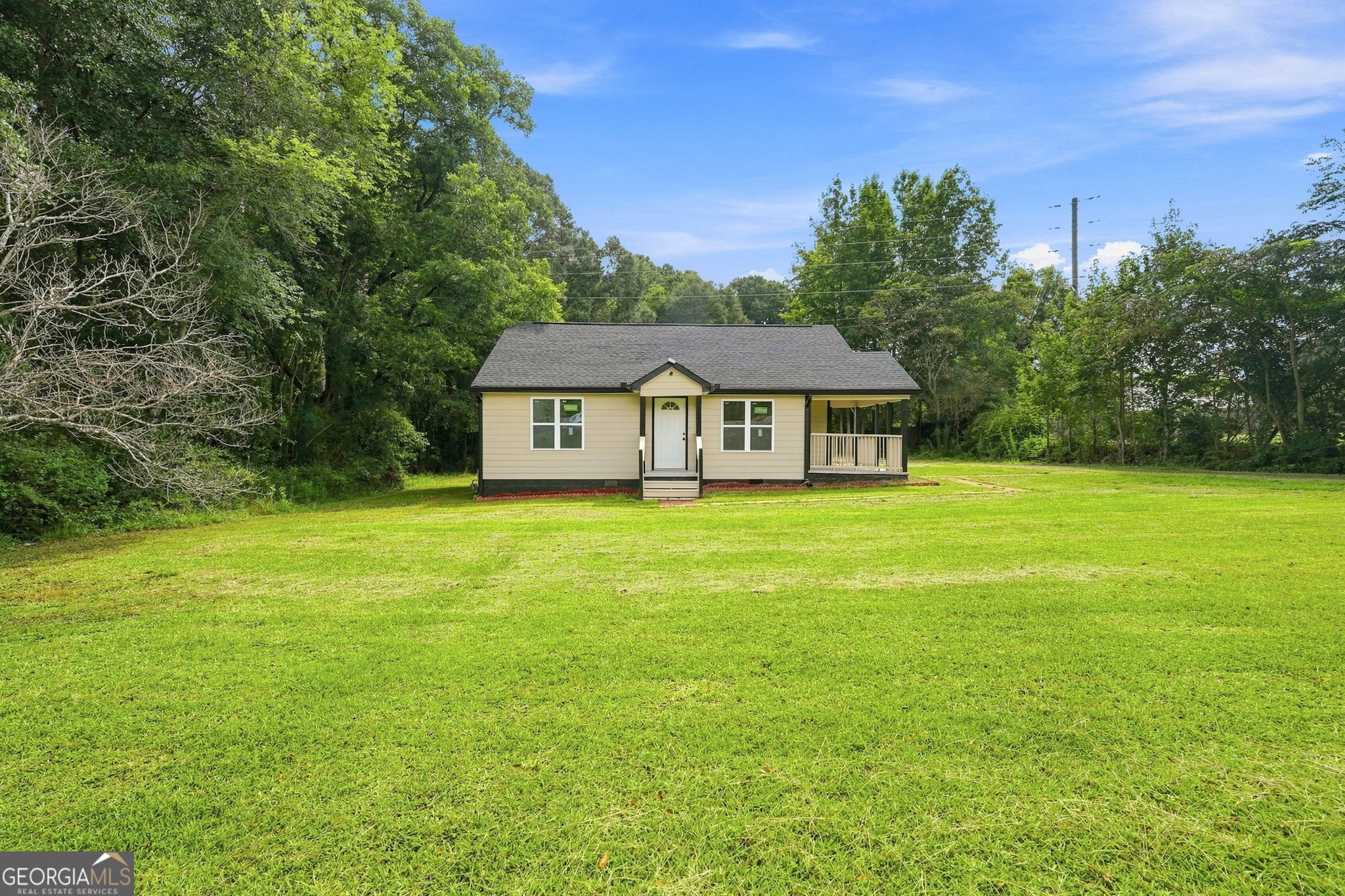 1061 Highway 3 N Property Photo 2