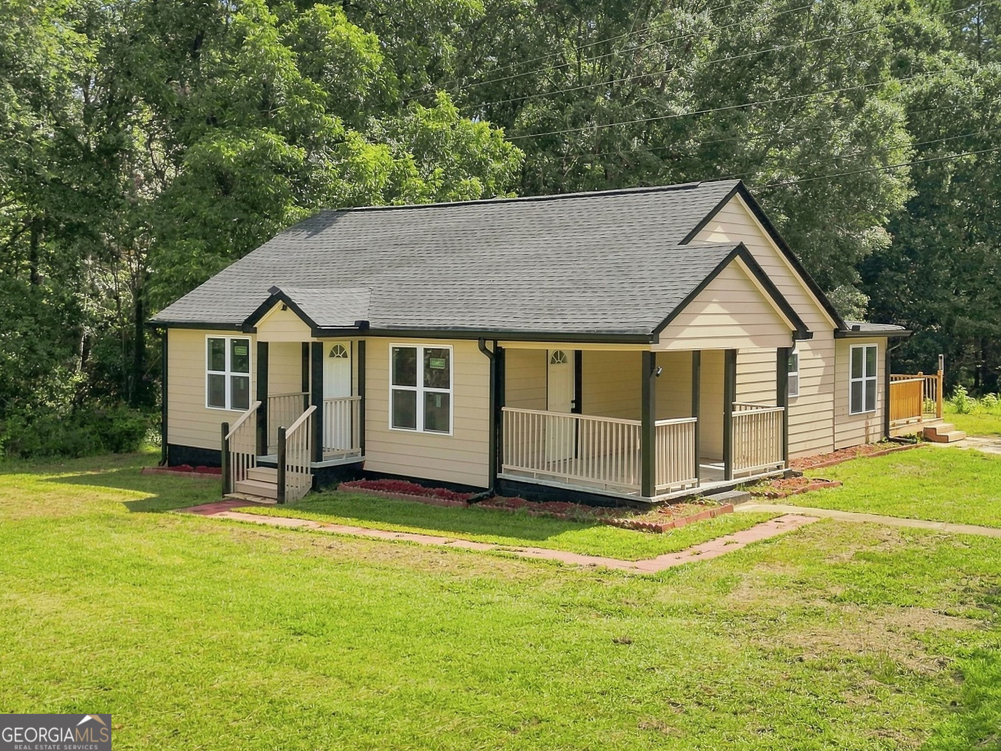 1061 Highway 3 N Property Photo 3
