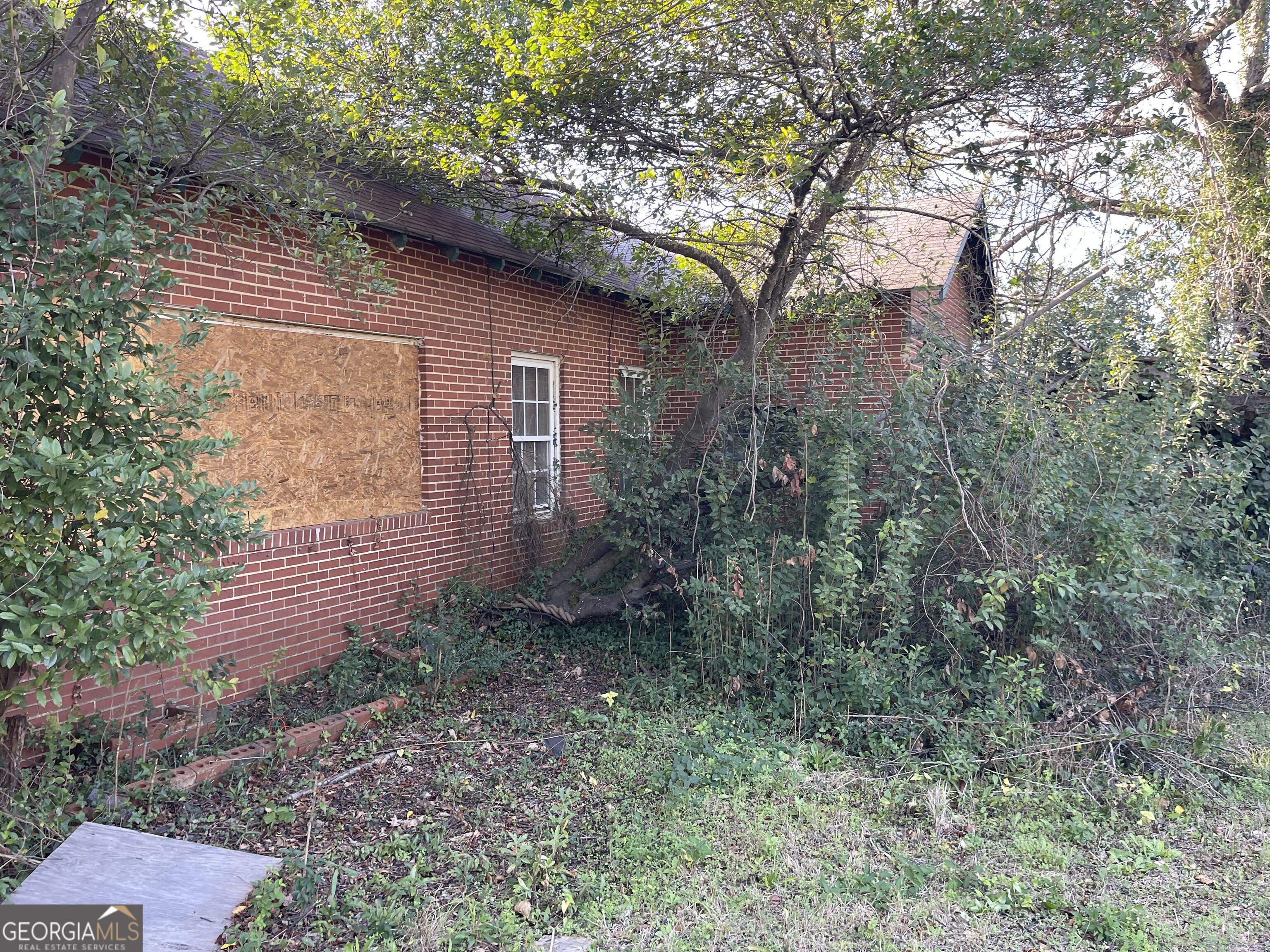 1851 Coleman Avenue Property Photo 2