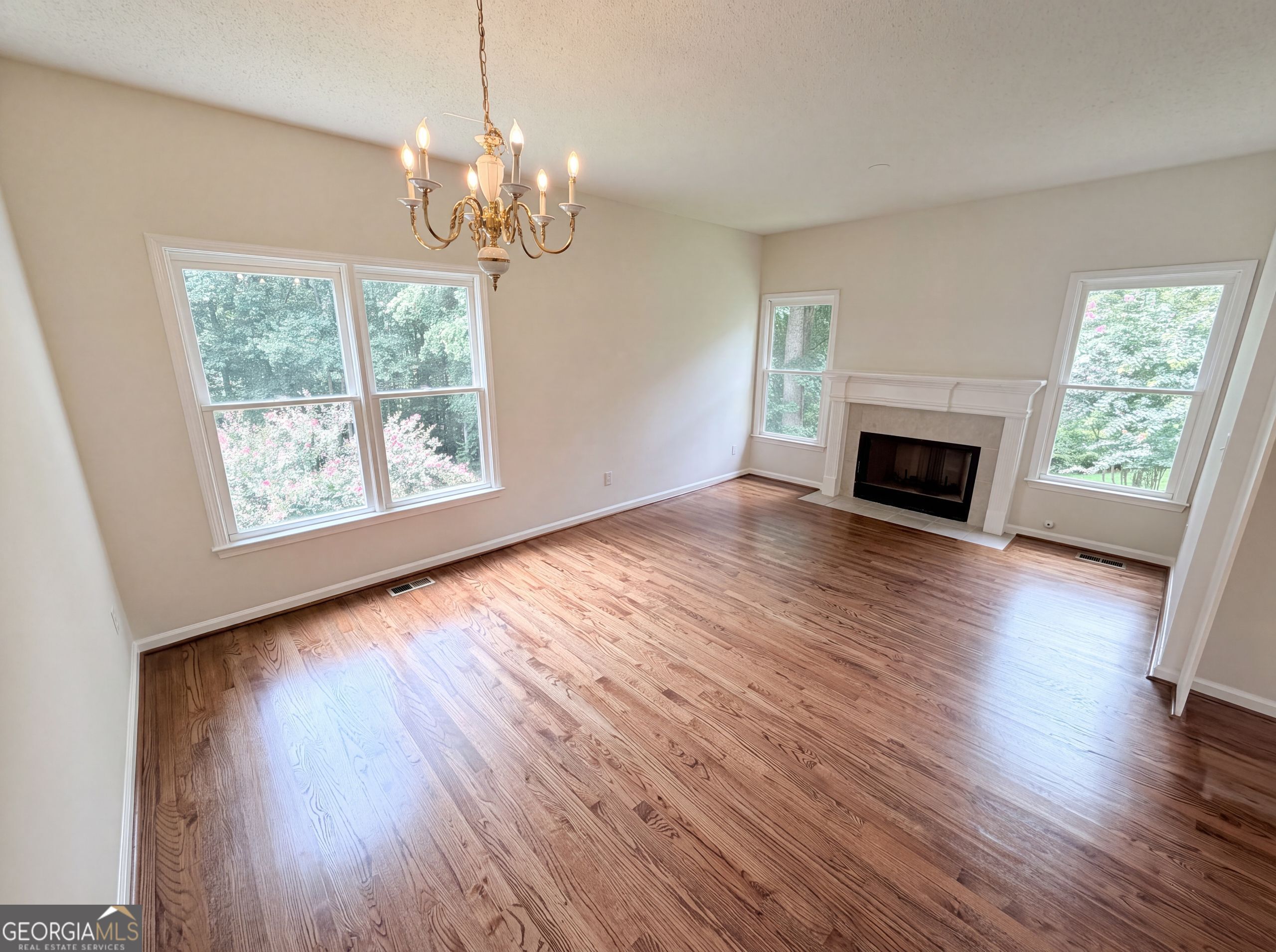 1001 Parkland Run Se Property Photo 6