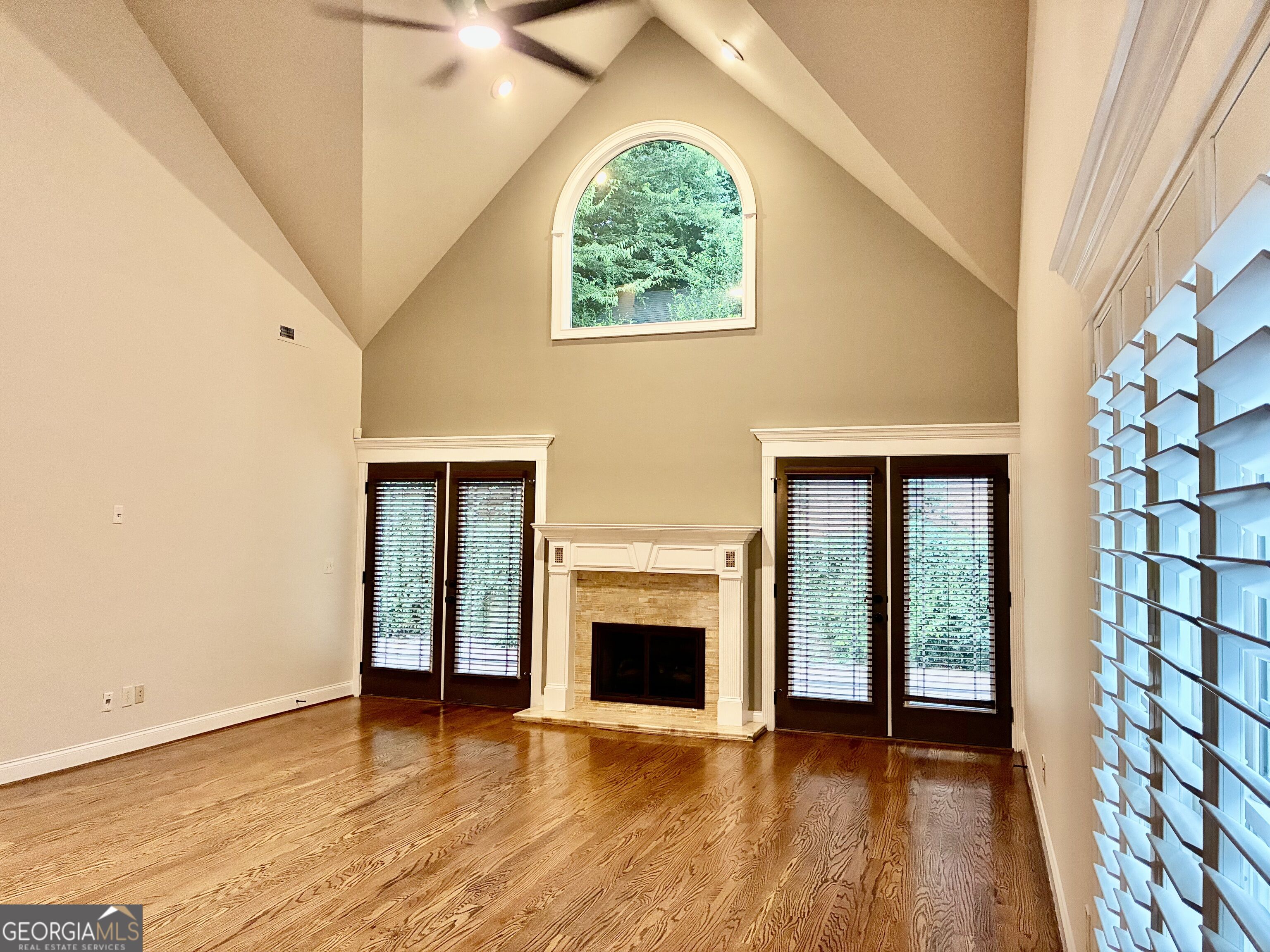 2 Pear Street Property Photo 6