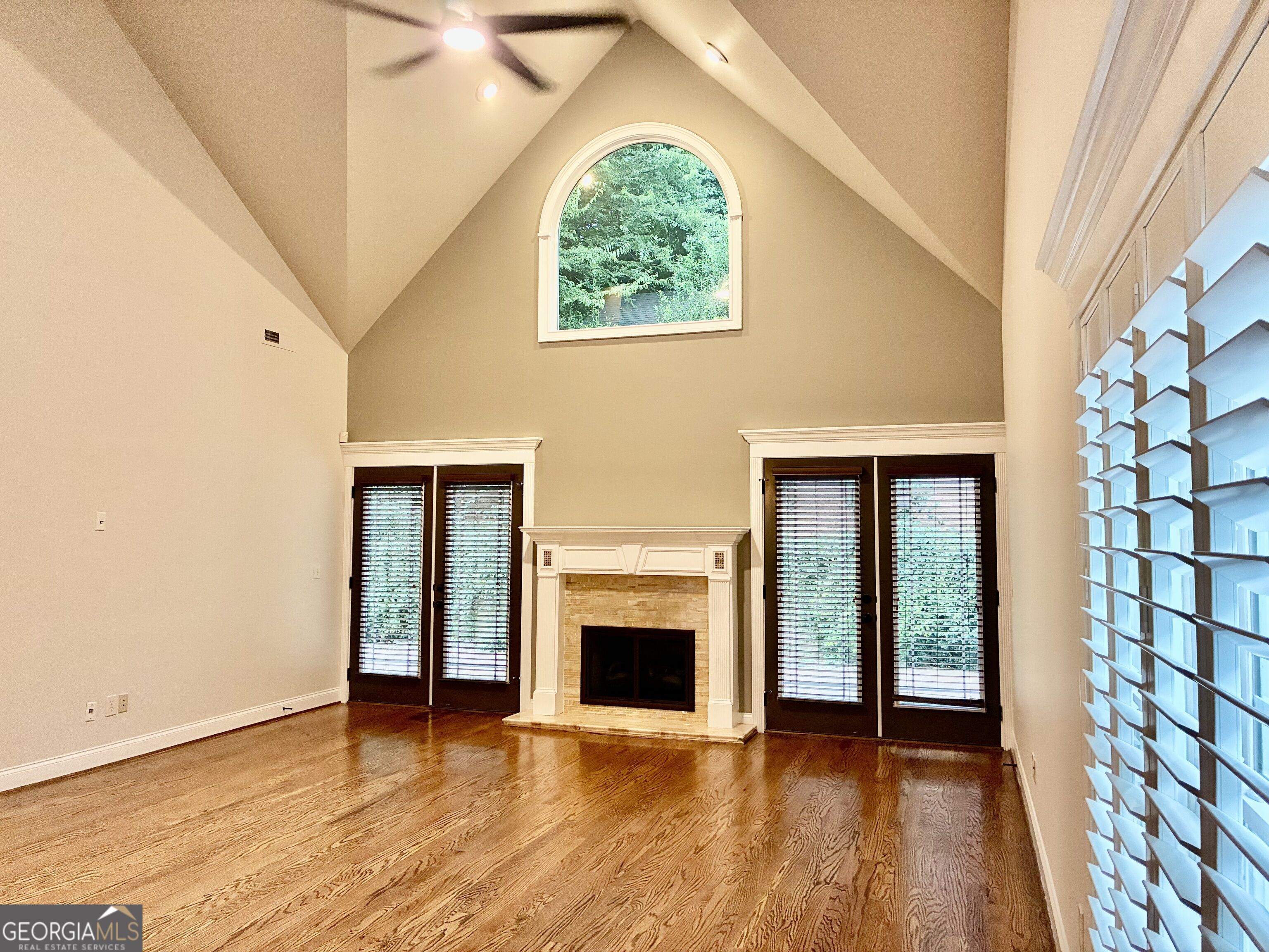 2 Pear Street Property Photo 9