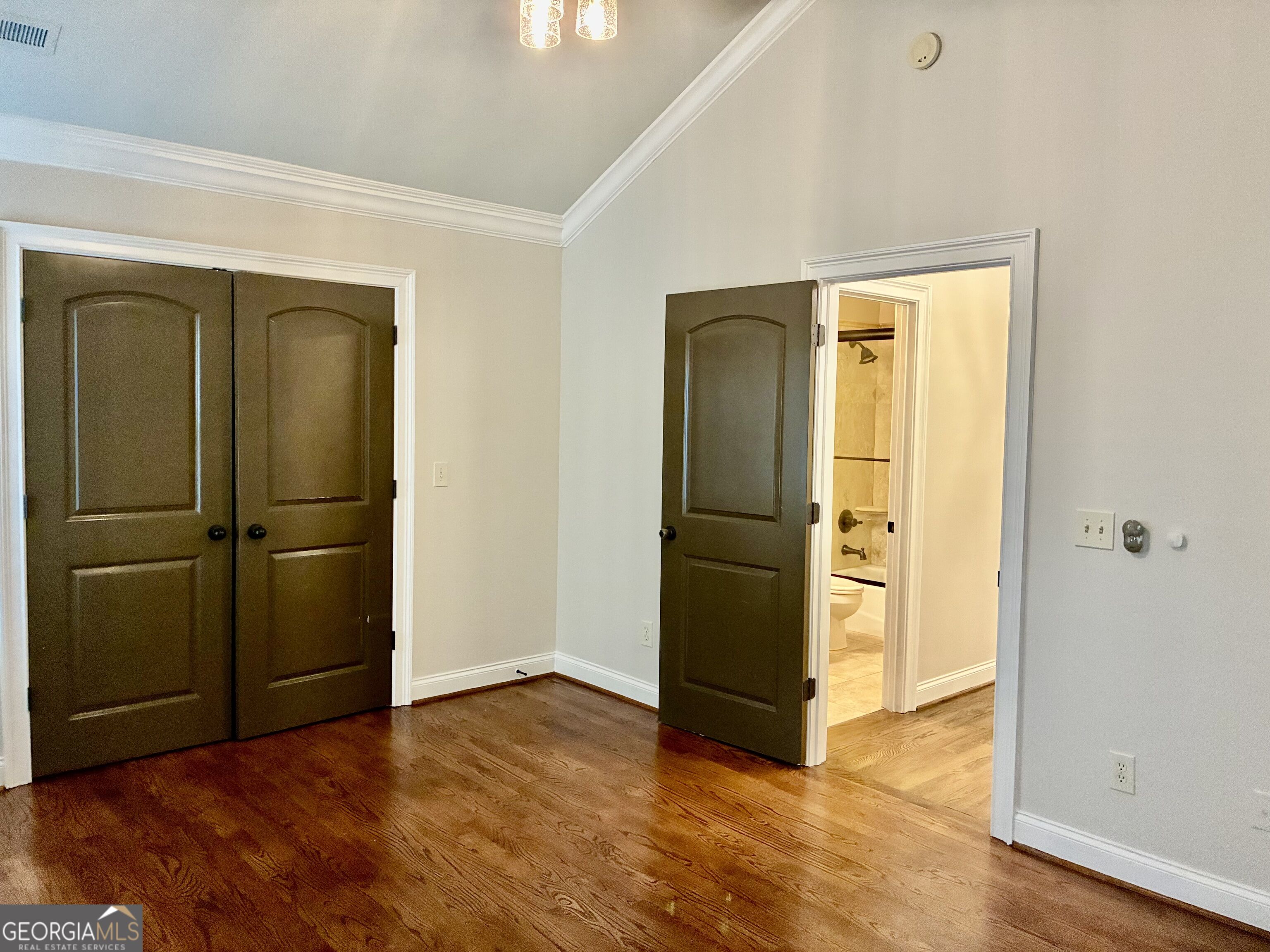 2 Pear Street Property Photo 40
