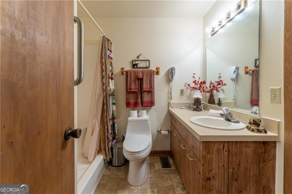 135 Wolfscratch Drive Property Photo 6