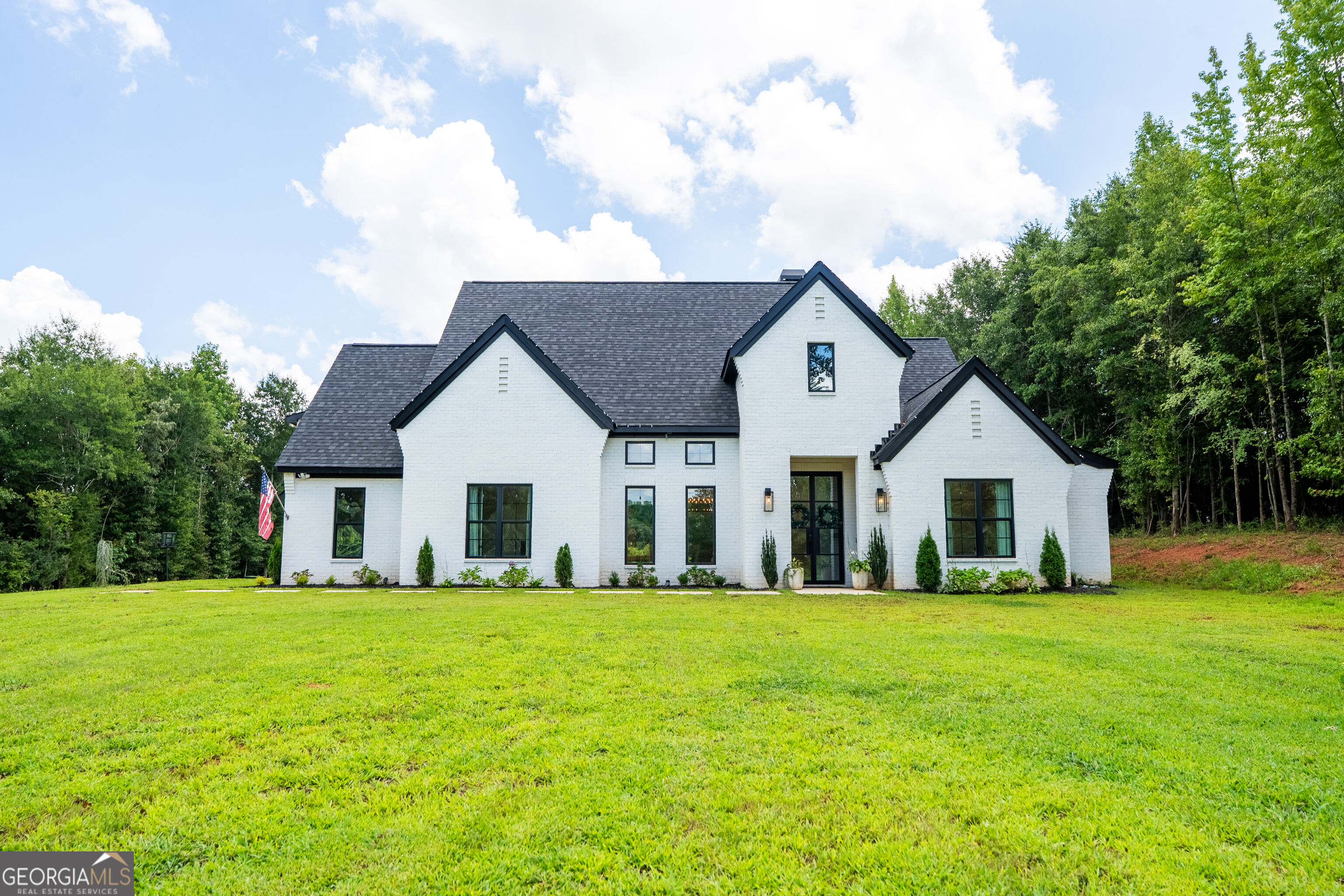 860 W Ridgeway Road Property Photo 1