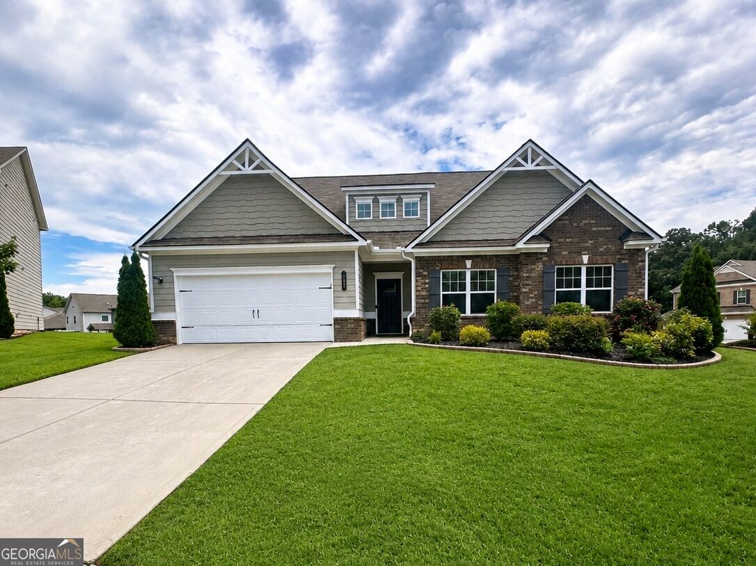 105 Green Tree Court Property Photo 1
