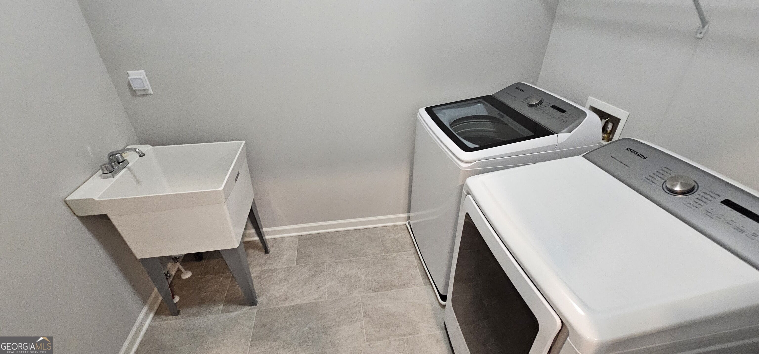 352 Newshaw Drive Property Photo 22