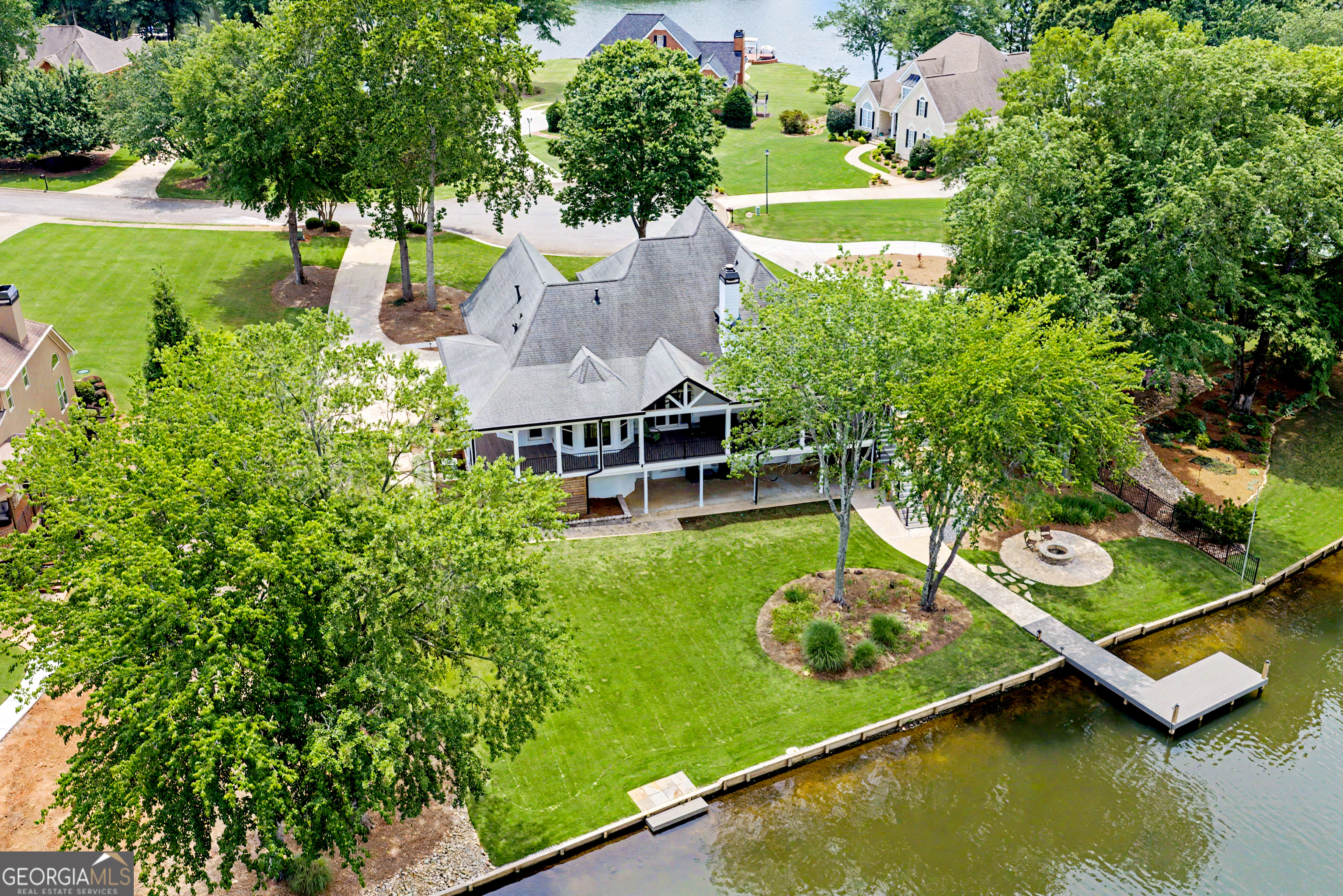 145 Bay Drive Property Photo 3