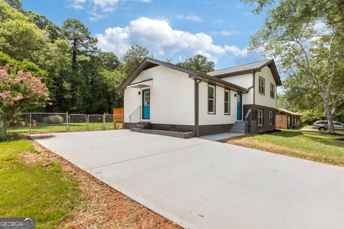 2531 Falcon Ridge Drive Property Photo 2