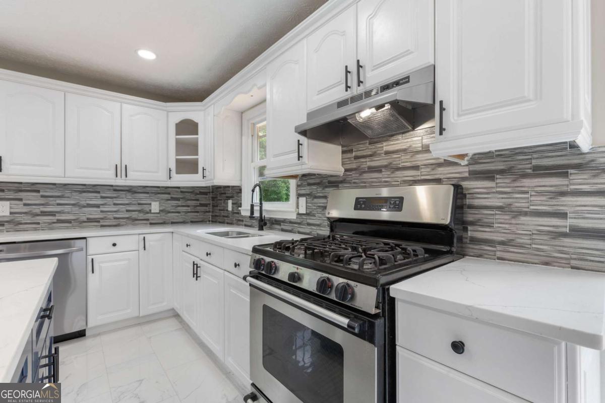 2531 Falcon Ridge Drive Property Photo 8