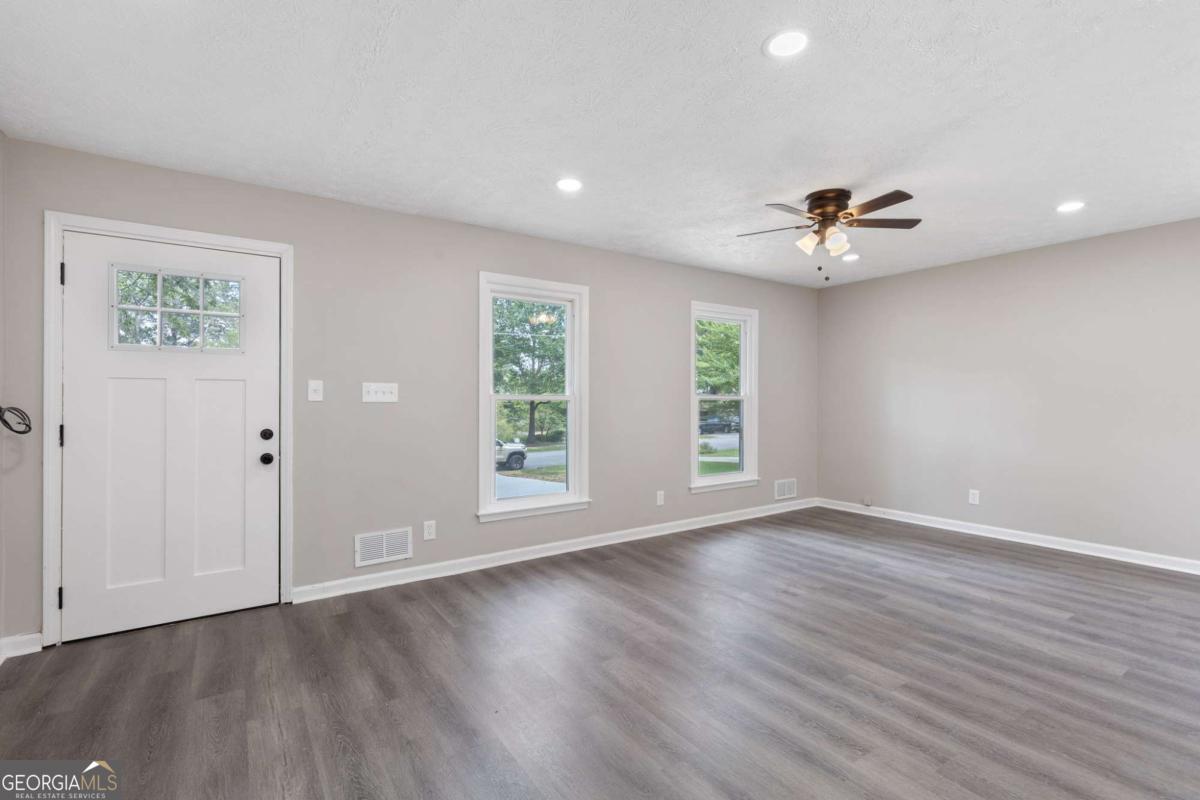 2531 Falcon Ridge Drive Property Photo 11