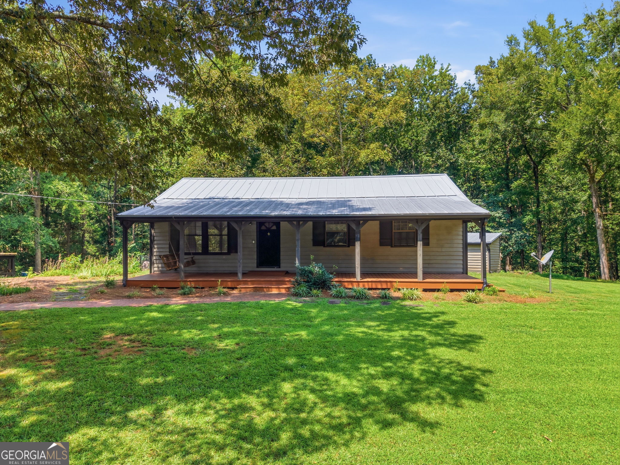 736 Wolfskin Road Property Photo 1