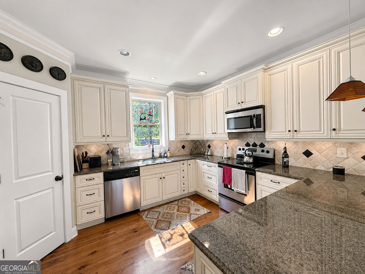 970 Lakeshore Road Property Photo 4