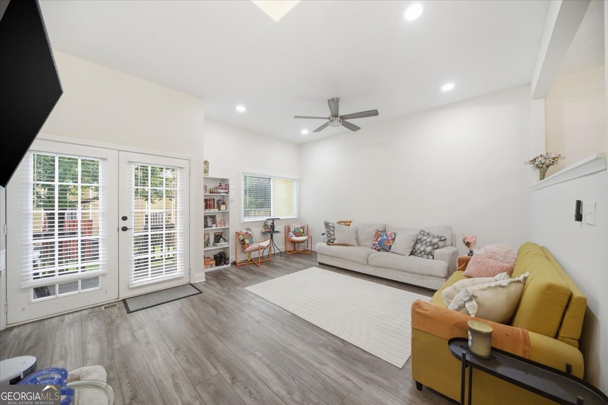 220 Yuba Walk Property Photo 14