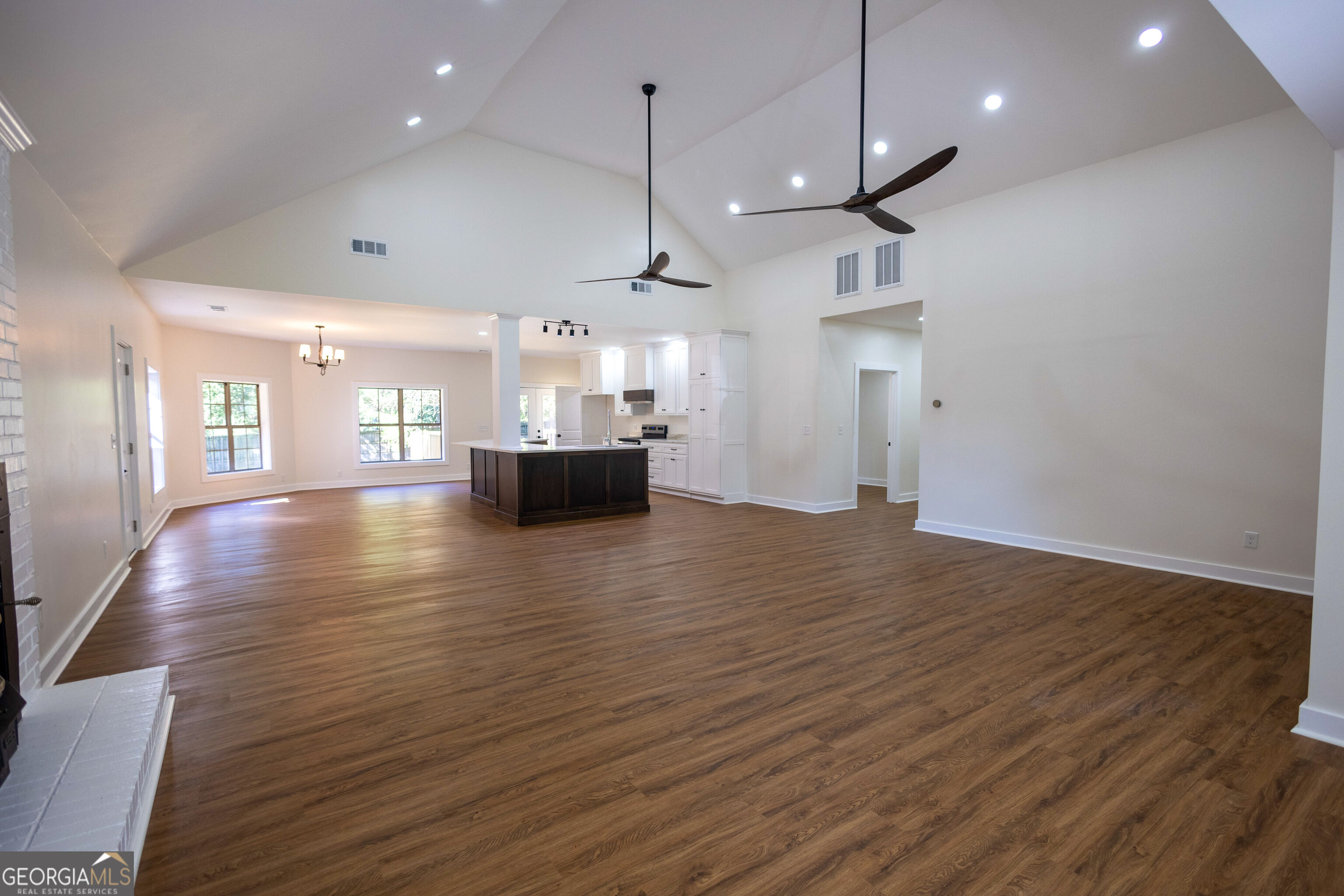 190 Cedar Pond Road Property Photo 6