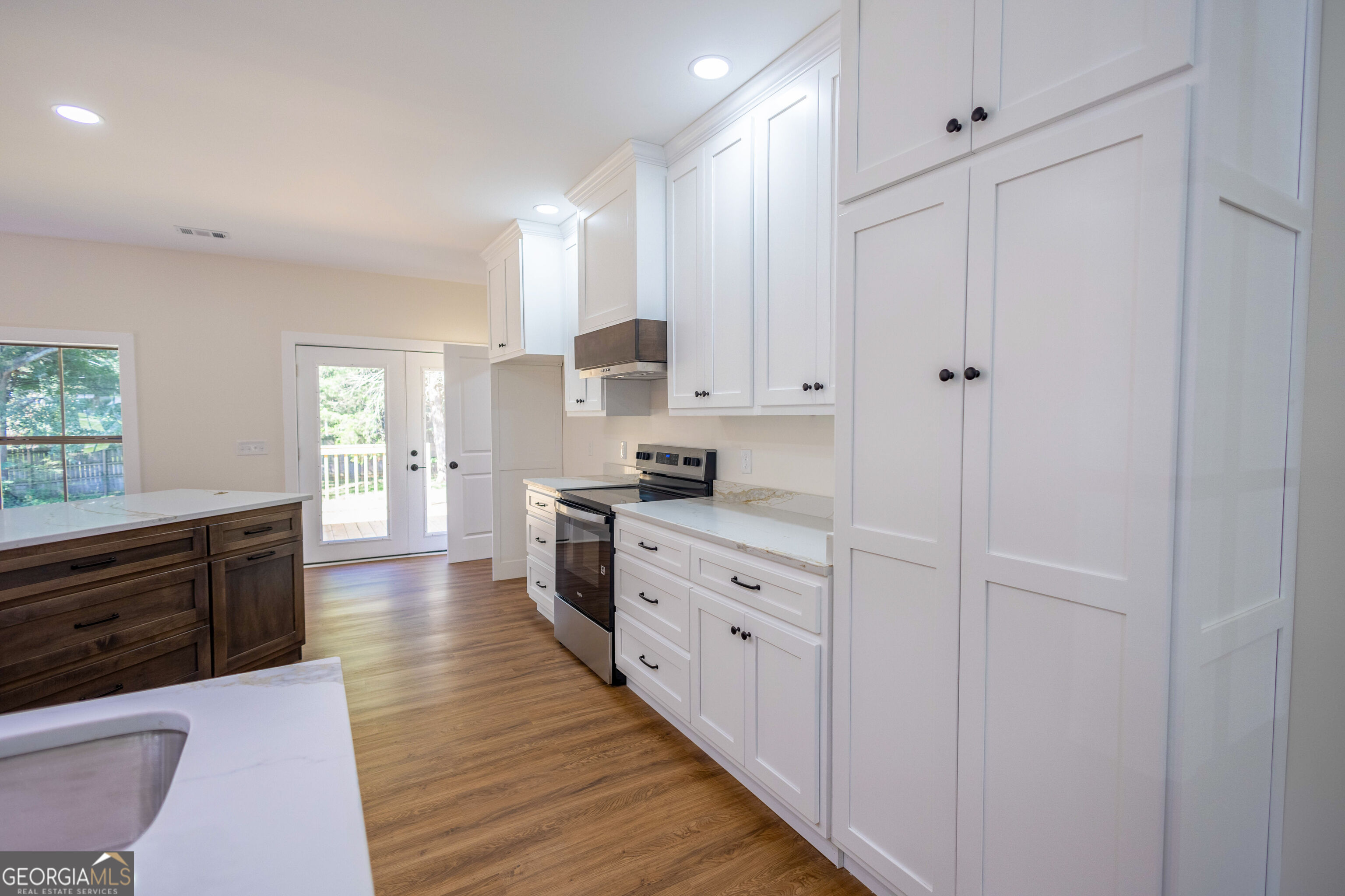 190 Cedar Pond Road Property Photo 9