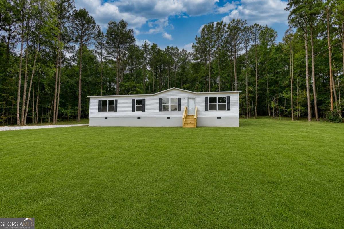 230 Thomas Drive Property Photo 1