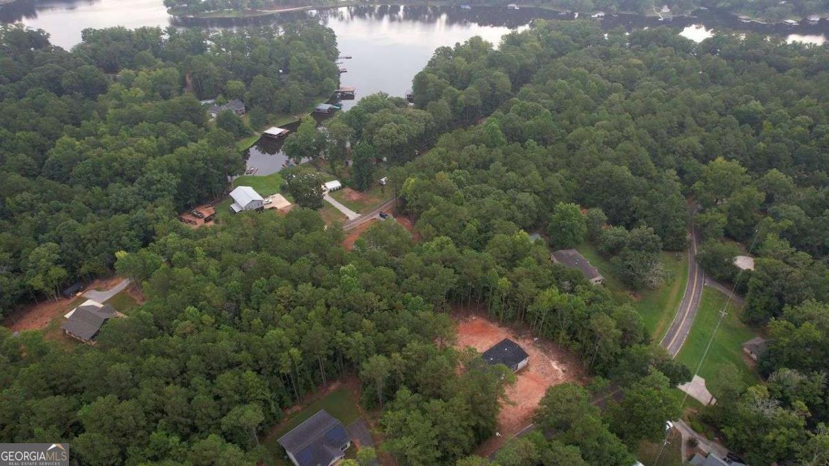230 Thomas Drive Property Photo 5