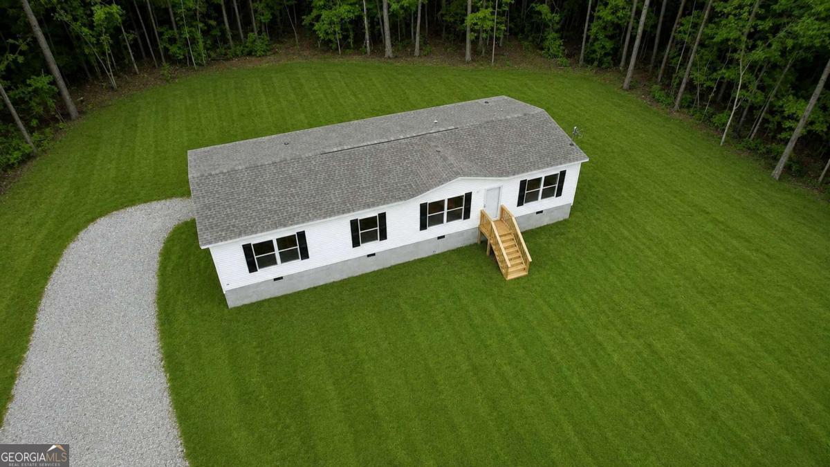 230 Thomas Drive Property Photo 6