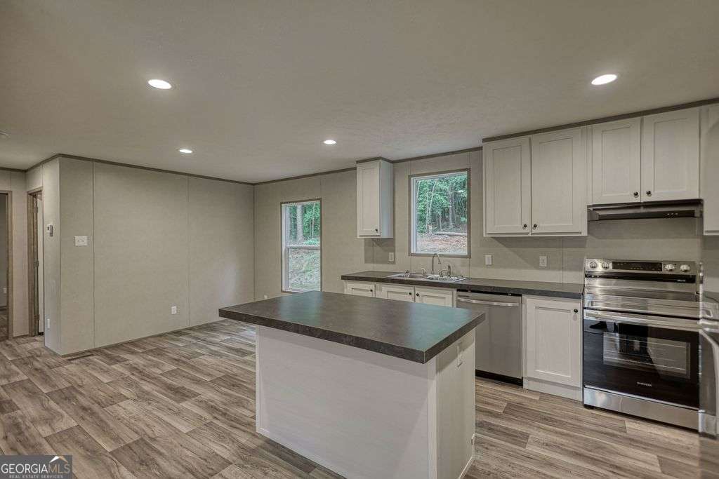 230 Thomas Drive Property Photo 23