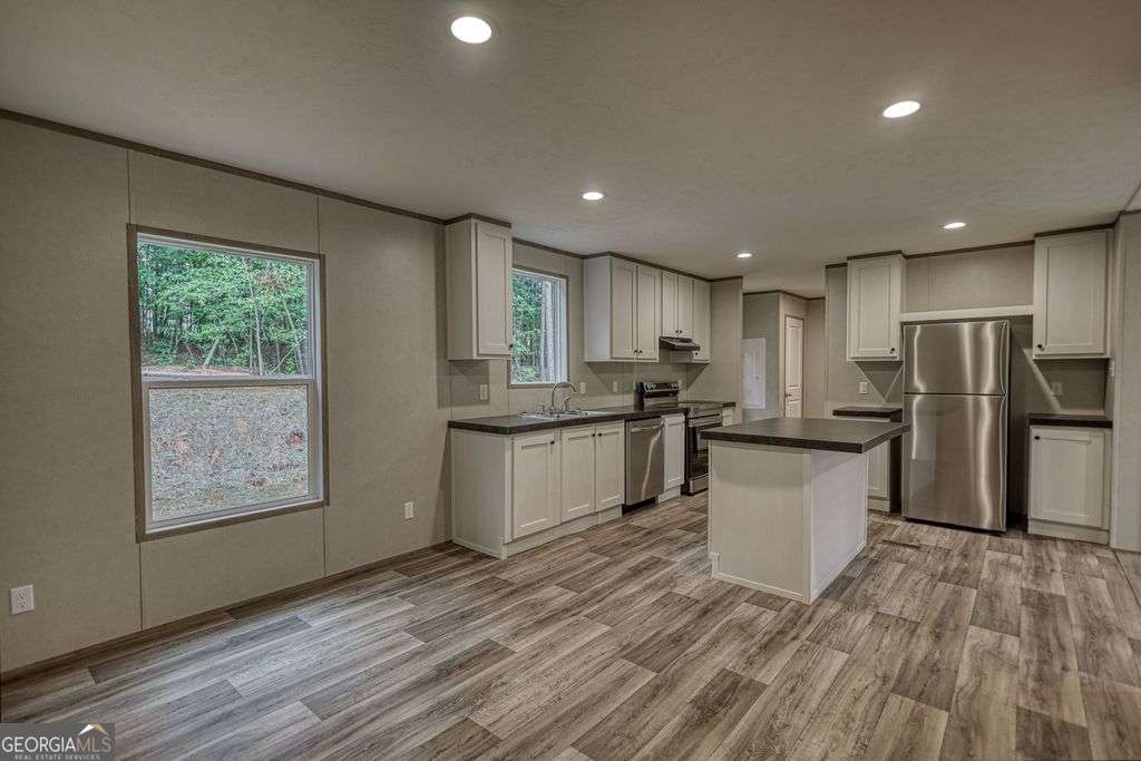 230 Thomas Drive Property Photo 27