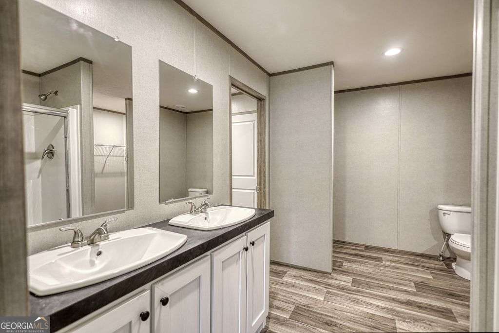 230 Thomas Drive Property Photo 34