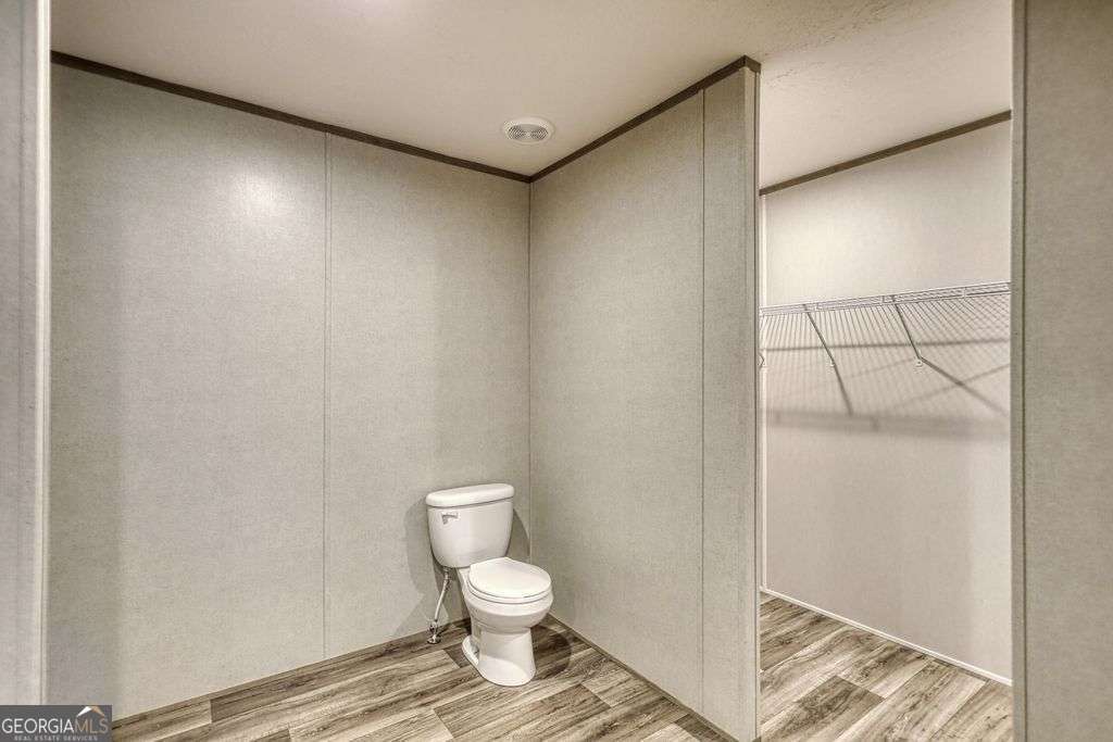 230 Thomas Drive Property Photo 35