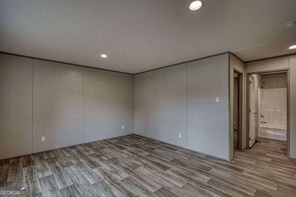230 Thomas Drive Property Photo 40