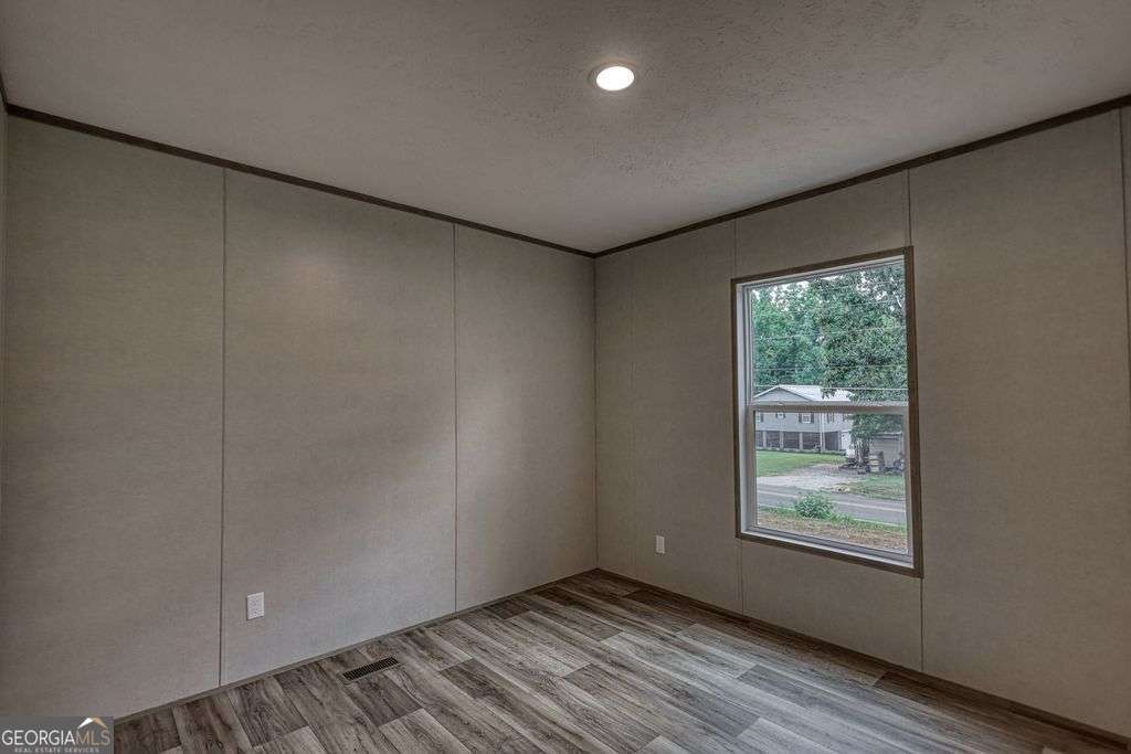 230 Thomas Drive Property Photo 48