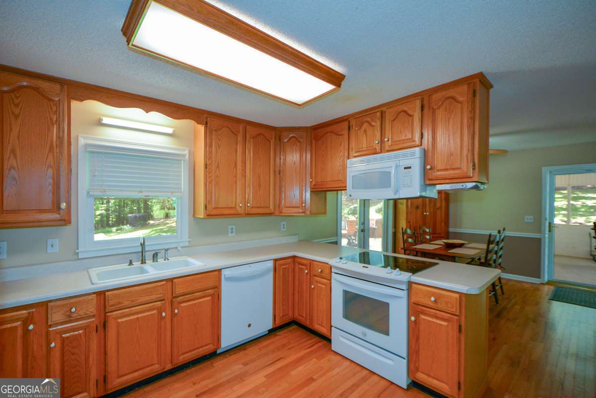 41 Clark Station Road Property Photo 3