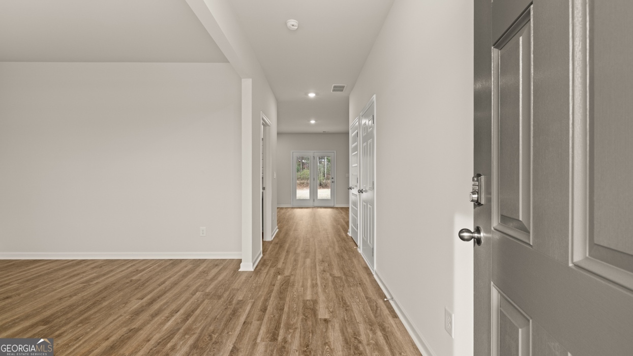 195 Elsa Court Property Photo 2