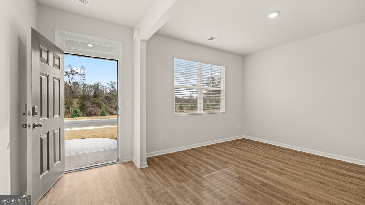 195 Elsa Court Property Photo 3