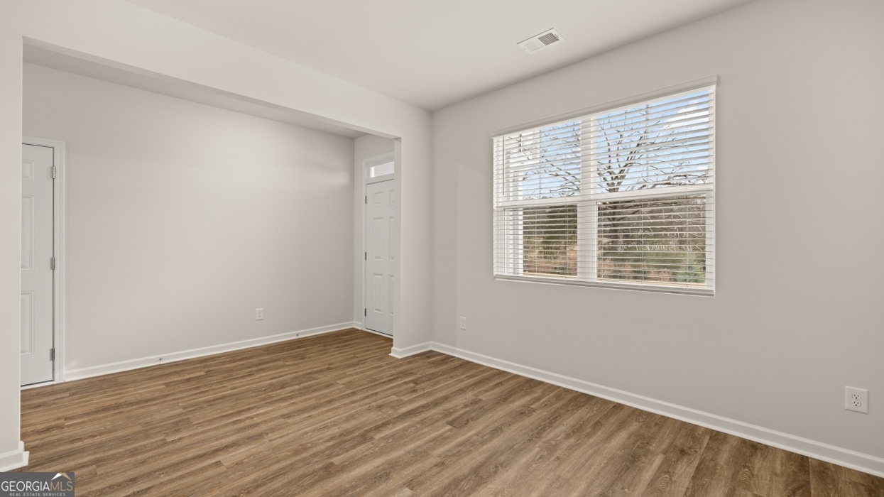 195 Elsa Court Property Photo 4