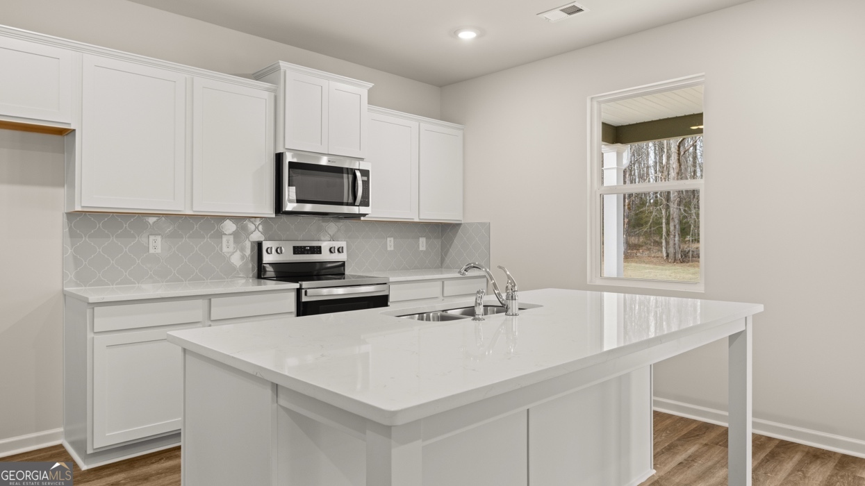195 Elsa Court Property Photo 7
