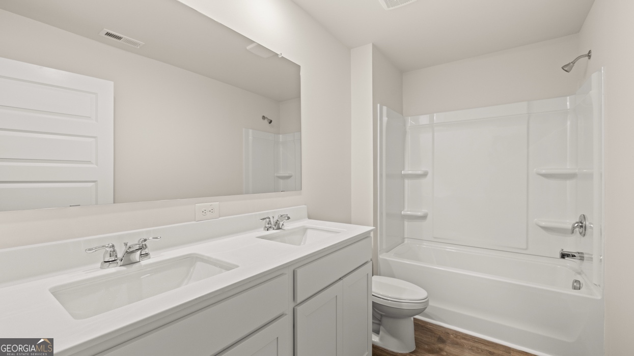 195 Elsa Court Property Photo 25
