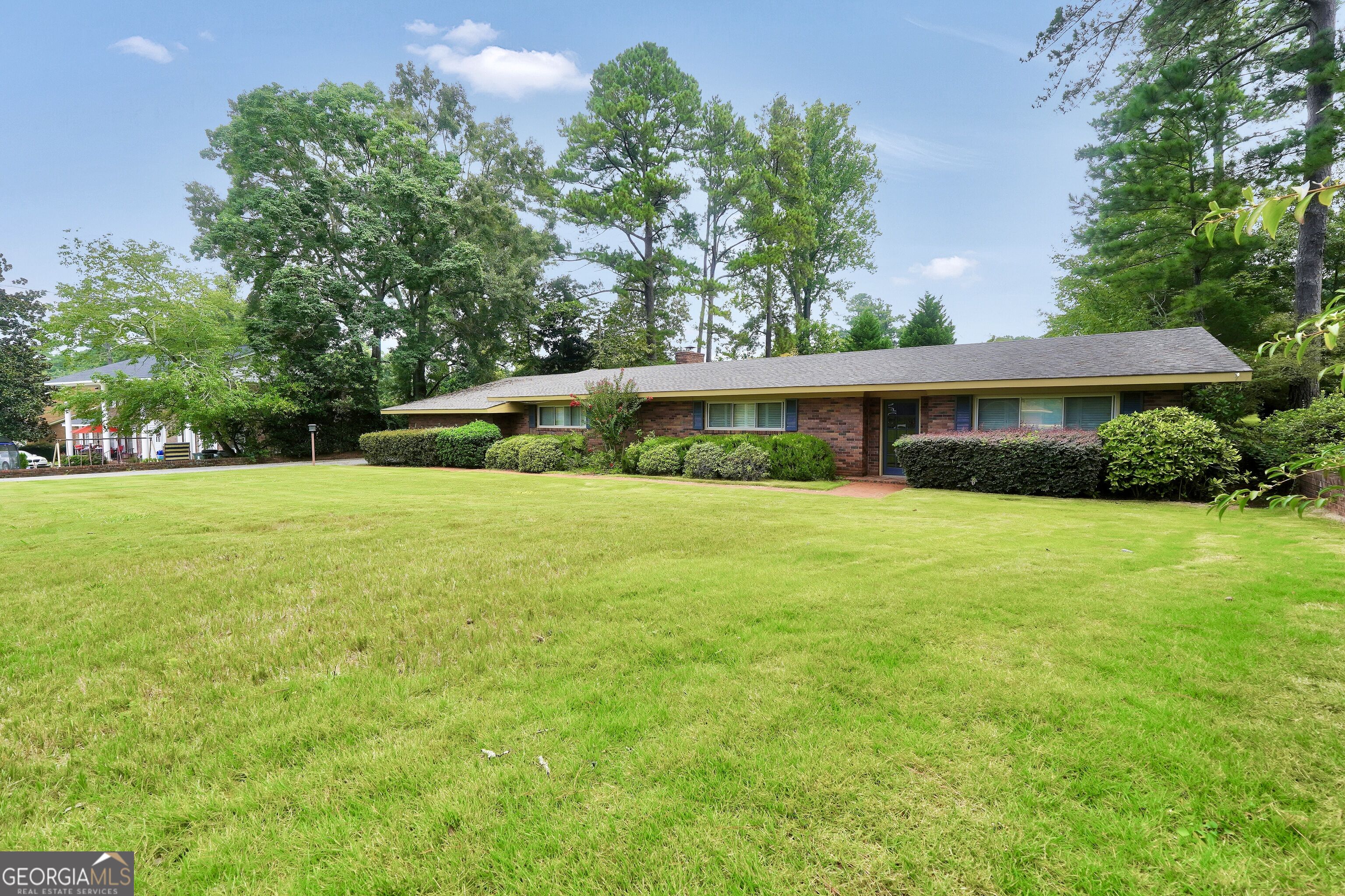104 Woodlawn Place Property Photo 3