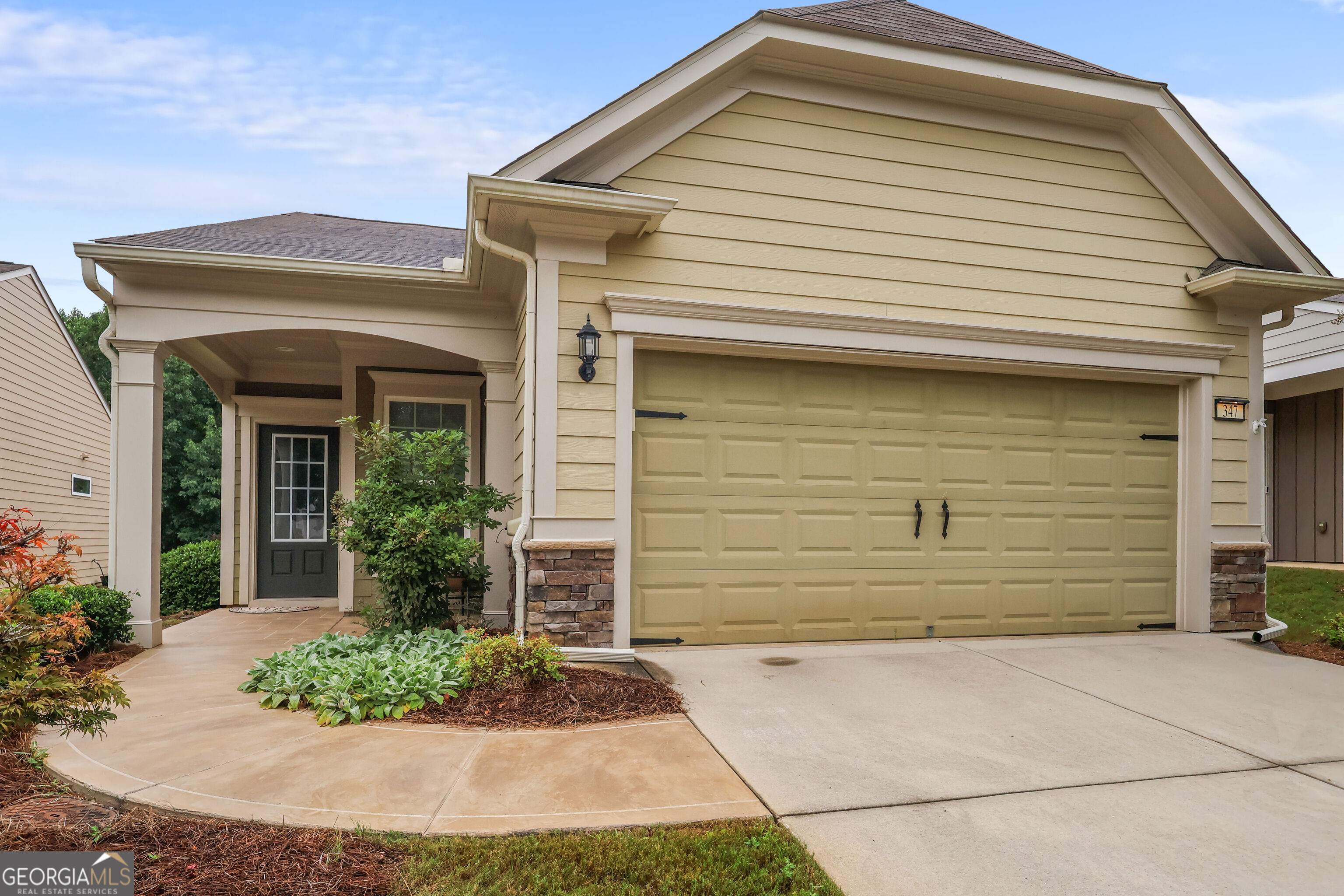 347 Sandy Springs Drive Property Photo 1