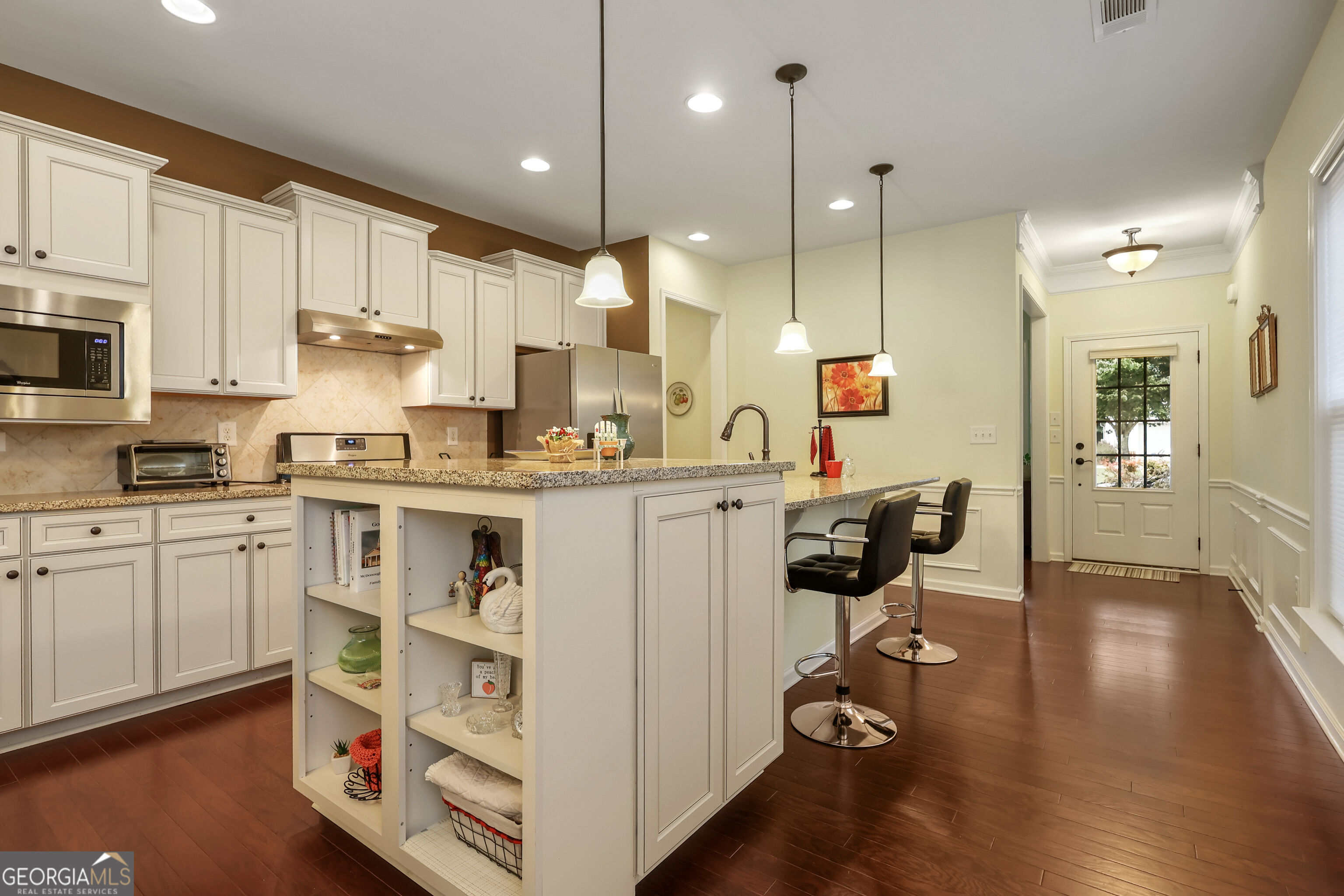 347 Sandy Springs Drive Property Photo 4